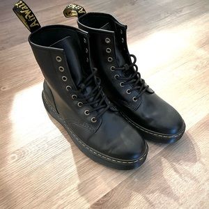 Dr. Martens Zavala